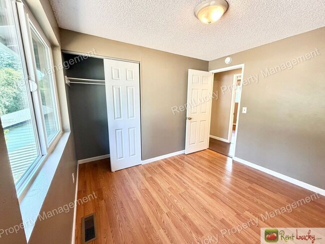 Building Photo - 2525 S 302nd Pl