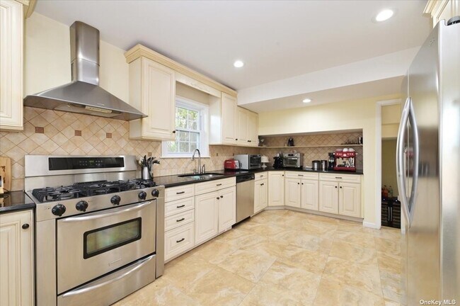 Building Photo - 129 Hicks Ln