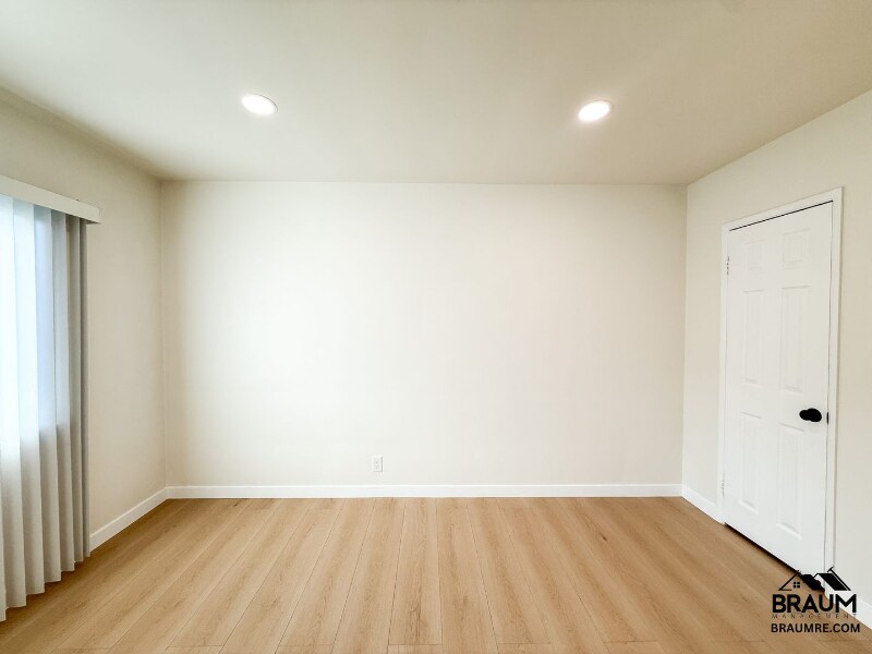 Building Photo - 7333 Woodman Ave