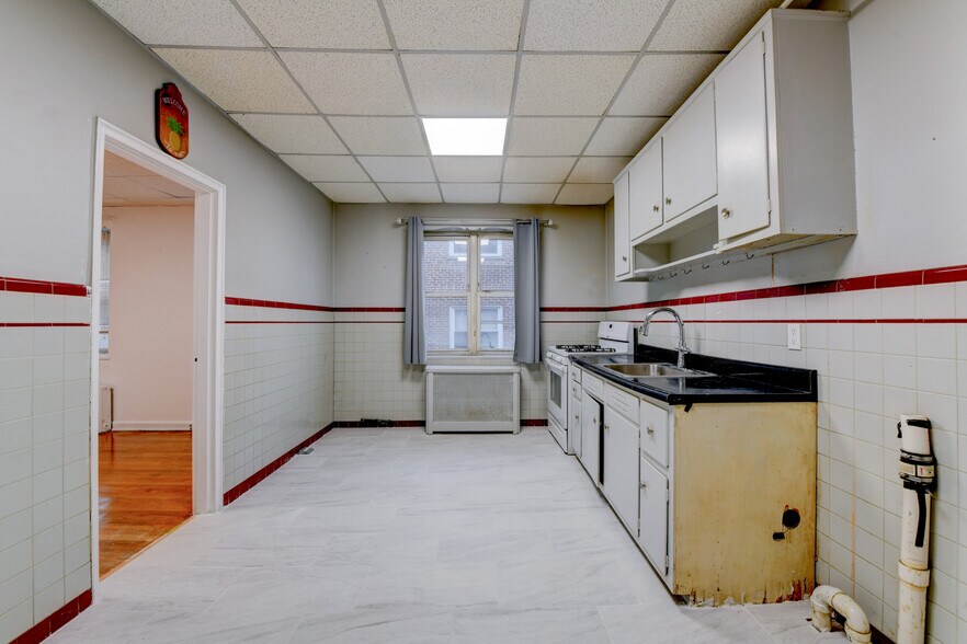 Building Photo - 71 Carmer Ave