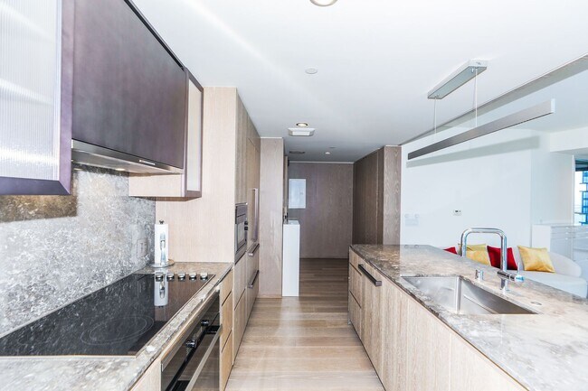 Building Photo - KOULA 2b2b1pkg Ready to Move In!