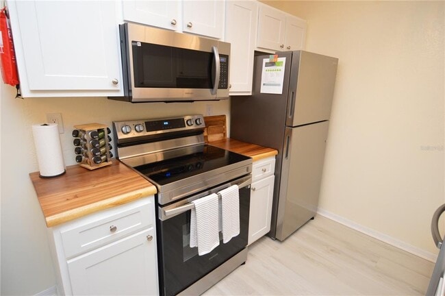 Building Photo - 10263 Gandy Blvd N