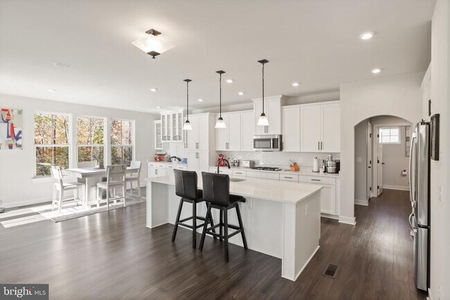 Building Photo - 212 Southern View Dr