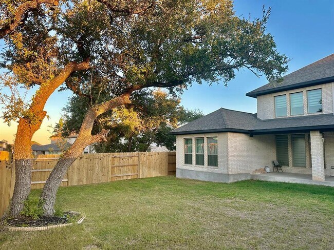 Building Photo - 1113 Scenic Grn Lp