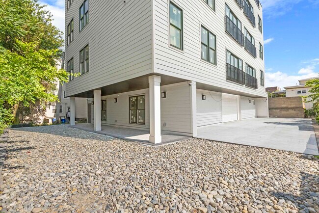 Building Photo - 620 Palisade Ave