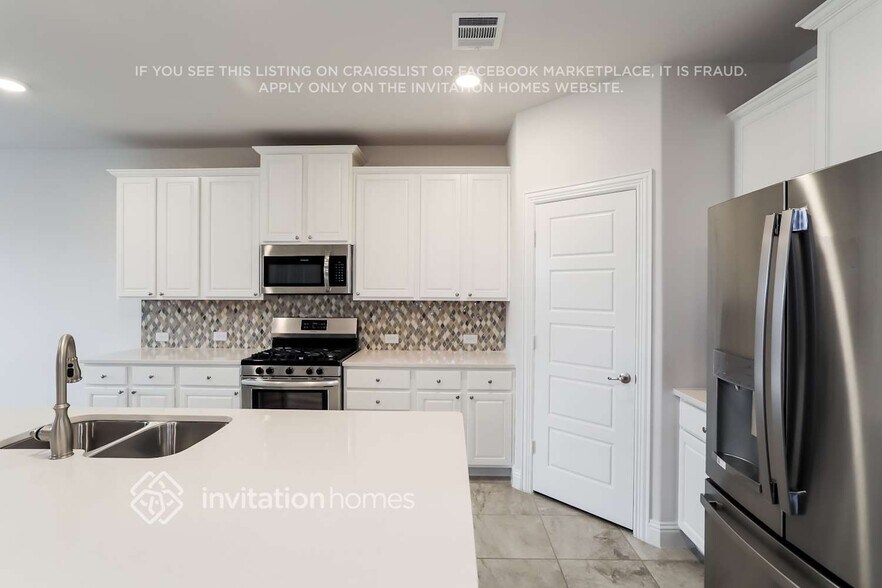 Building Photo - 533 Declaration Way