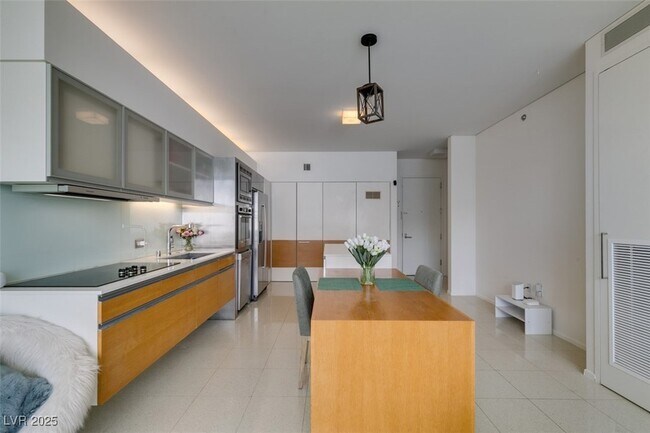 Building Photo - 3722 Las Vegas Blvd S