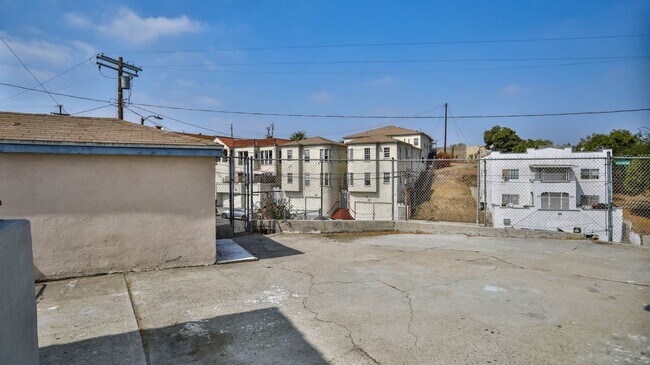 Building Photo - East LA duplex