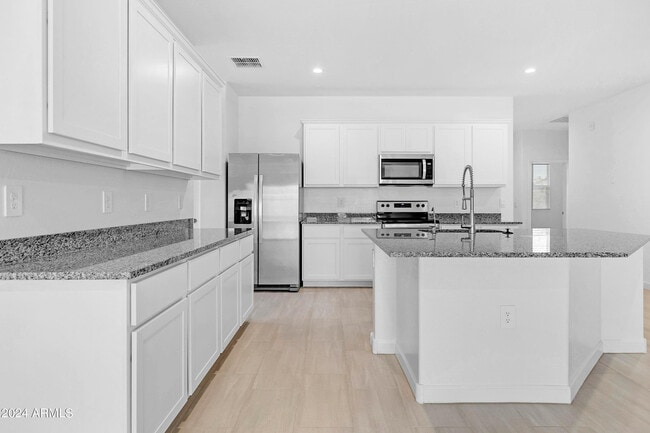 Building Photo - 2856 W Seaver Ave