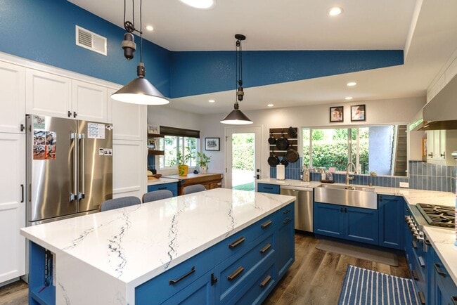 Building Photo - 4 Bedroom Home with Attached ADU in Scripps Ranch