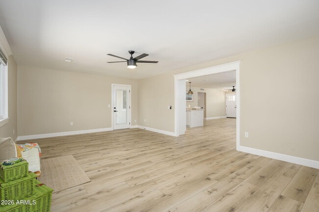 Building Photo - 9702 W Pineridge Dr