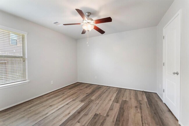 Building Photo - 24331 Ravenna Landing Loop