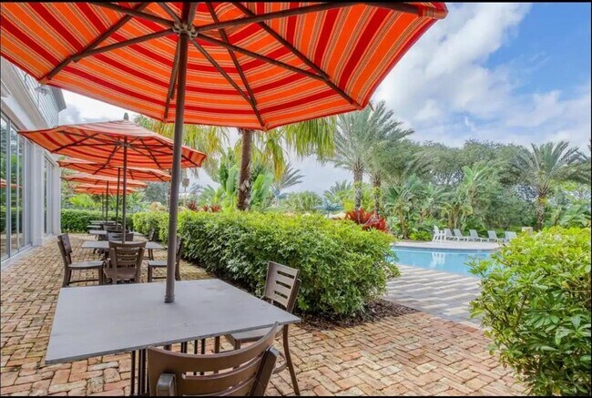Building Photo - 816 Longboat Dr