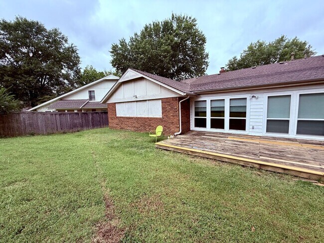 Building Photo - 4BD 2.5 Bath Pet Friendly