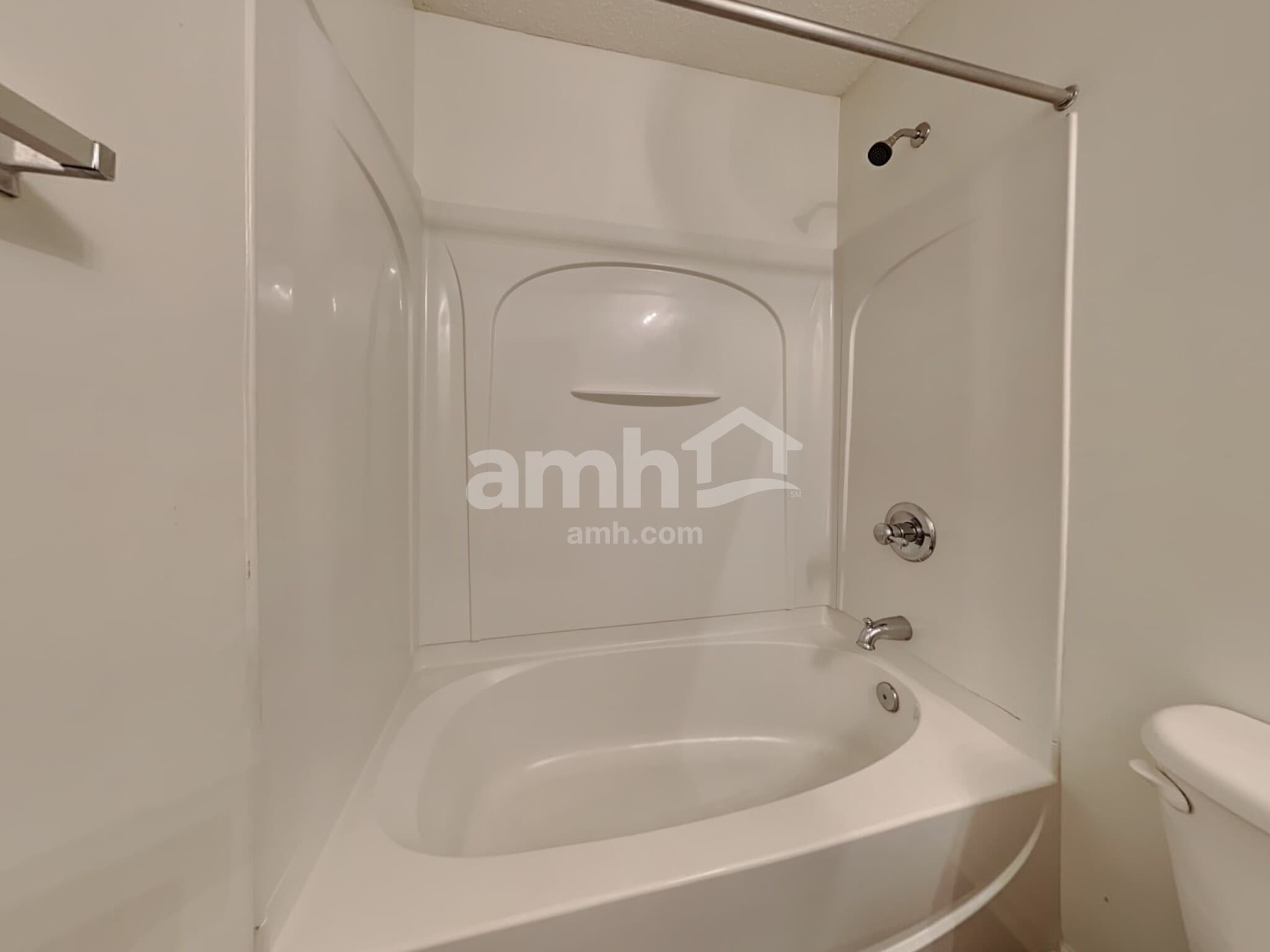 Building Photo - 425 Green Park Ln