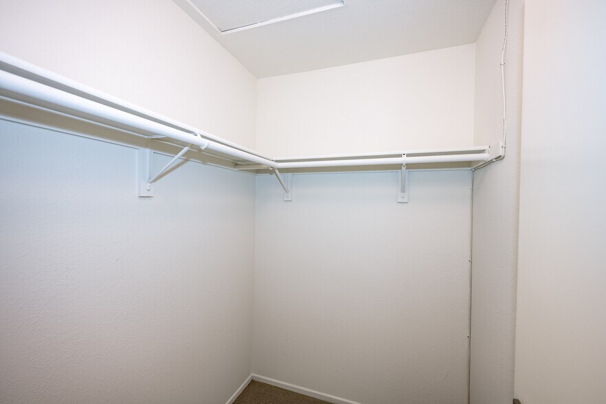 Suite closet - 11068 Sharp Ave