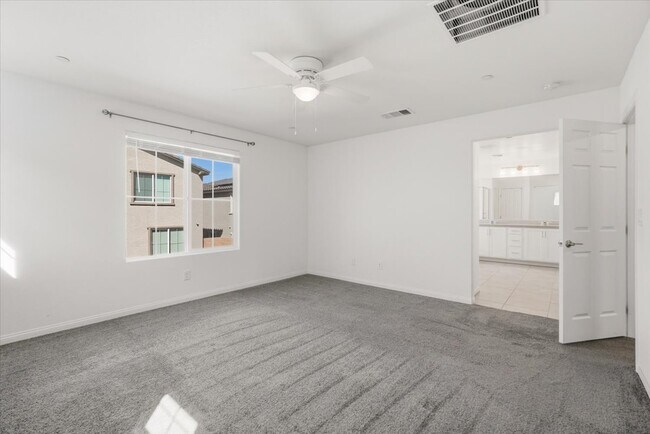 Building Photo - 10920 Oregano Ave