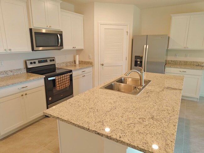 Building Photo - 6694 Topaz Dr