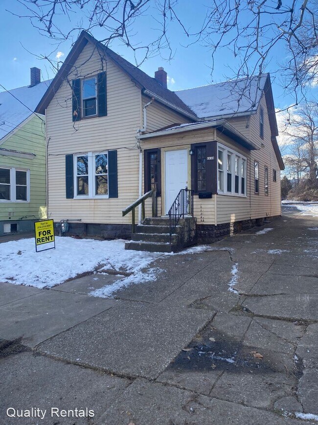 Primary Photo - 3 br, 1 bath House - 1119 E 11TH
