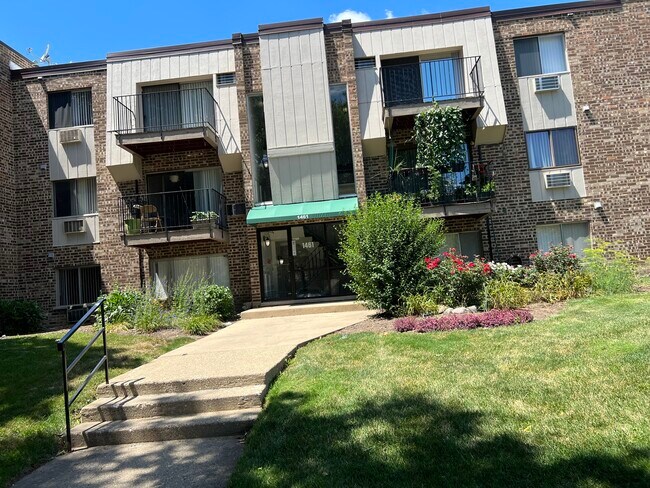 Building Photo - 1461 E Winslowe Dr