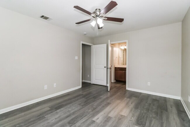 Building Photo - 428 Ruby Ln