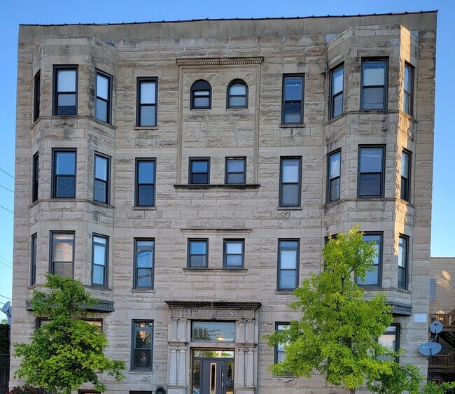 Primary Photo - 118 E 45th St
