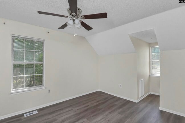 Building Photo - 600 Hulon Cir