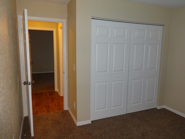 Building Photo - 3965 SW Laffite St