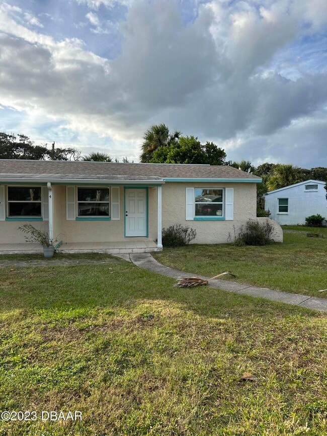 Primary Photo - 4 Cypress Cir