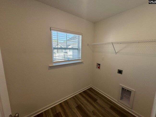 Building Photo - 2038 Armada Rd
