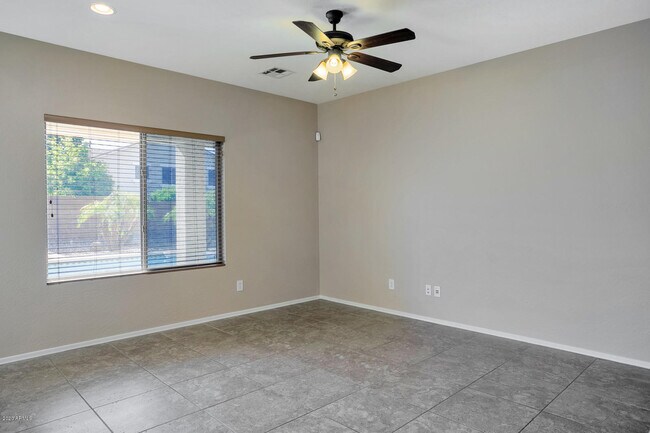 Building Photo - 401 S 166th Dr