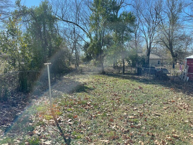 Building Photo - 209 E Dudley Dr