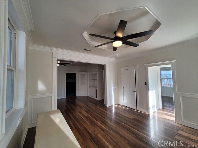Building Photo - 418 Camulos St