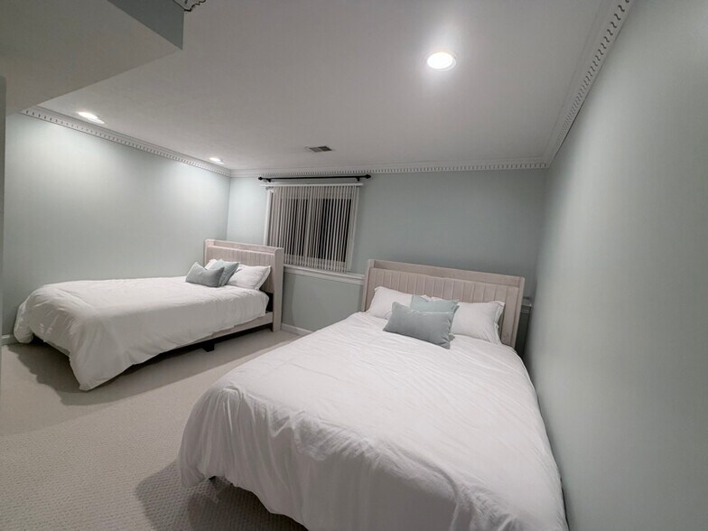 Building Photo - 4205 Brookcrest Dr SW