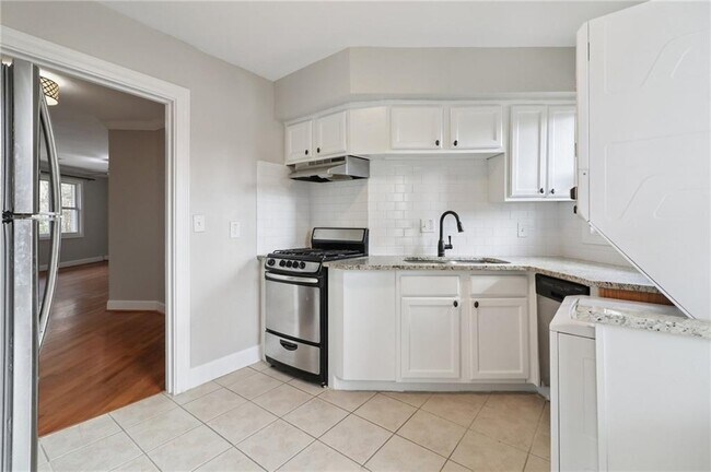 Building Photo - 2477 N Decatur Rd