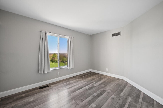 Building Photo - 3947 Buckhill Dr