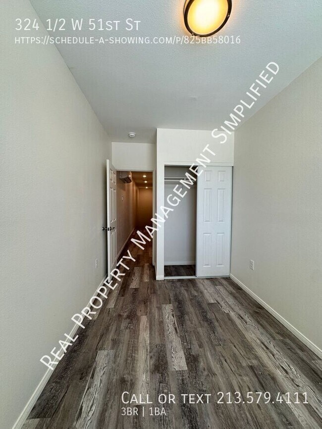 Building Photo - 324 1/2 W 51st St-