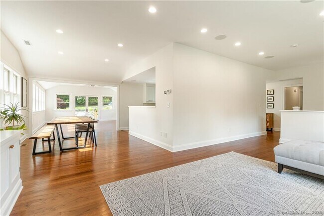 Building Photo - 7 Nappa Dr