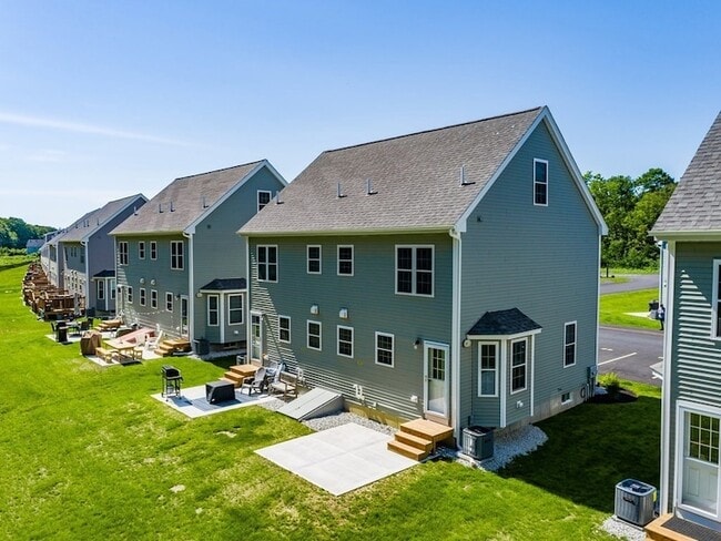 Building Photo - 58 Pumpkin Cir