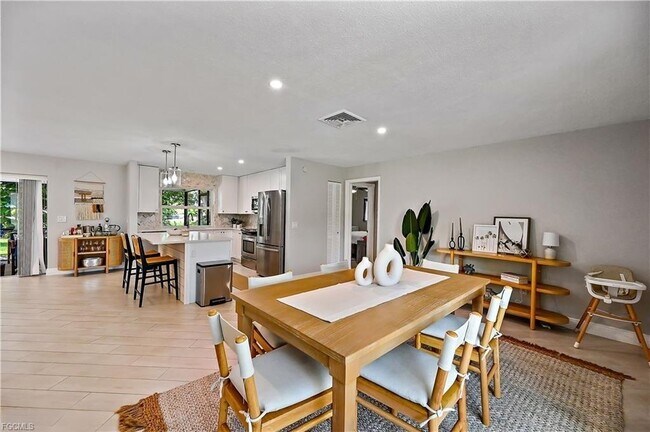 Building Photo - 404 Marathon Ct