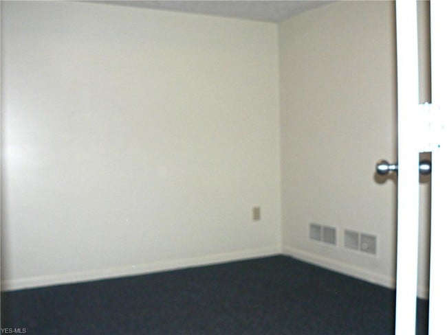 Building Photo - 2200 Noble Rd