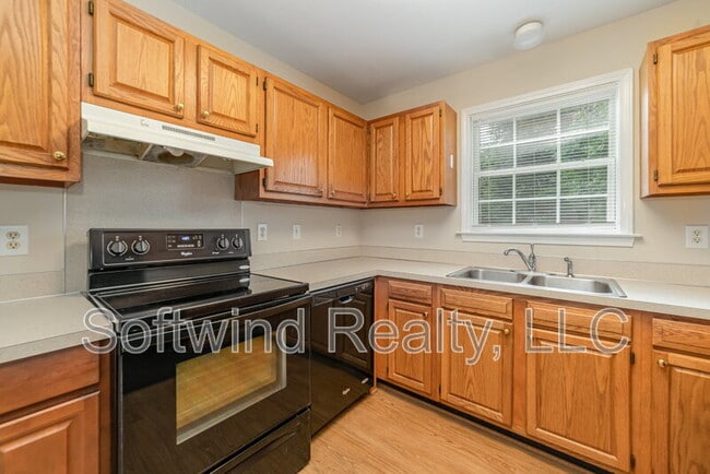 Building Photo - 1515 Elmwood Ave