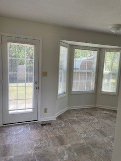 Building Photo - 3407 Oak Park Dr
