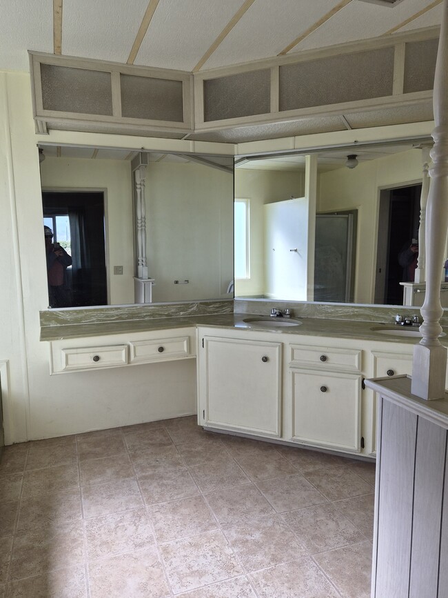 Building Photo - 9285 Ave 412