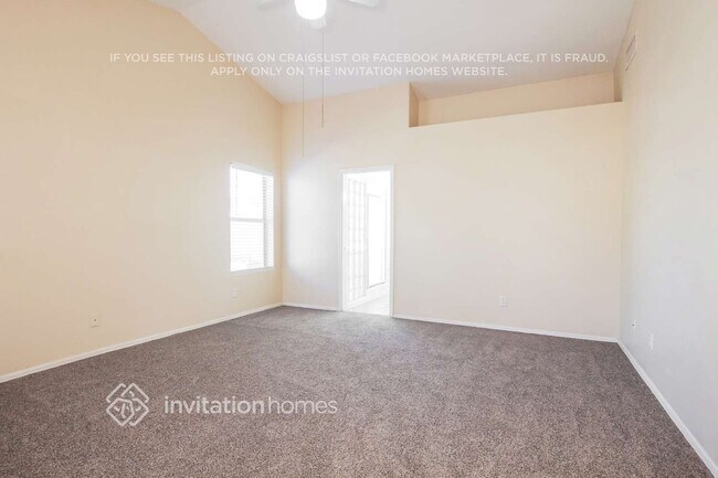 Building Photo - 13146 W Alvarado Cir