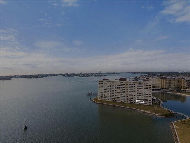 Building Photo - 4775 Cove Cir