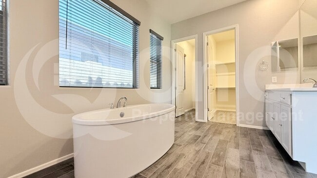 Building Photo - 22701 E Avenida Del Valle