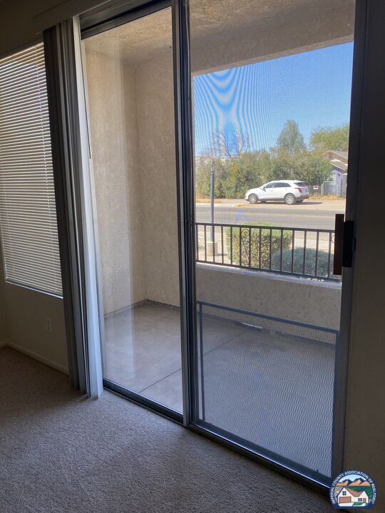 Building Photo - 1200 Rodeo Dr