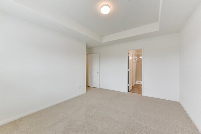 Building Photo - 3906 Sugardale St