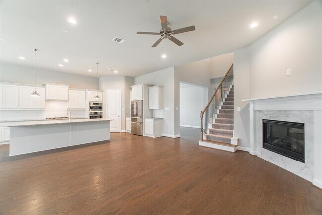 Building Photo - 2344 Goldenglade Dr